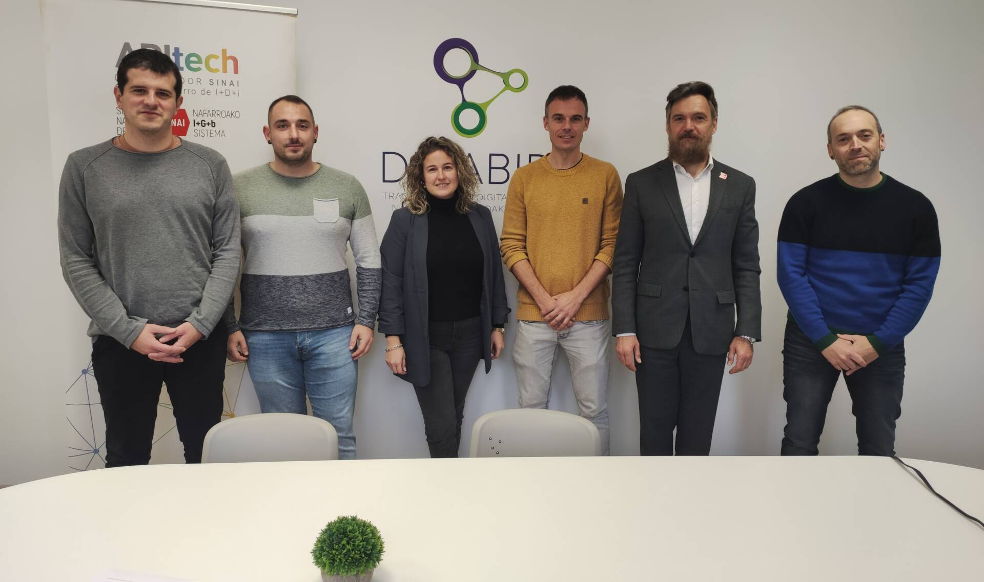 ADItech, en representación de DINABIDE, firma el primer acuerdo de adhesión a SIESS