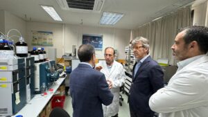 CTNC recibe al consejero de Economía y muestra su trabajo en gestión de recursos hídricos a empresas internacionales