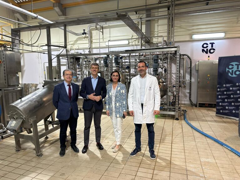 CTNC muestra su trabajo en gestión de recursos hídricos a empresas internacionales y recibe al consejero de Economía