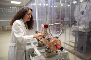 TEKNIKER desarrolla un acelerador de partículas aplicable en oncología y organiza las jornadas ‘Human-Centered Health Technologies’