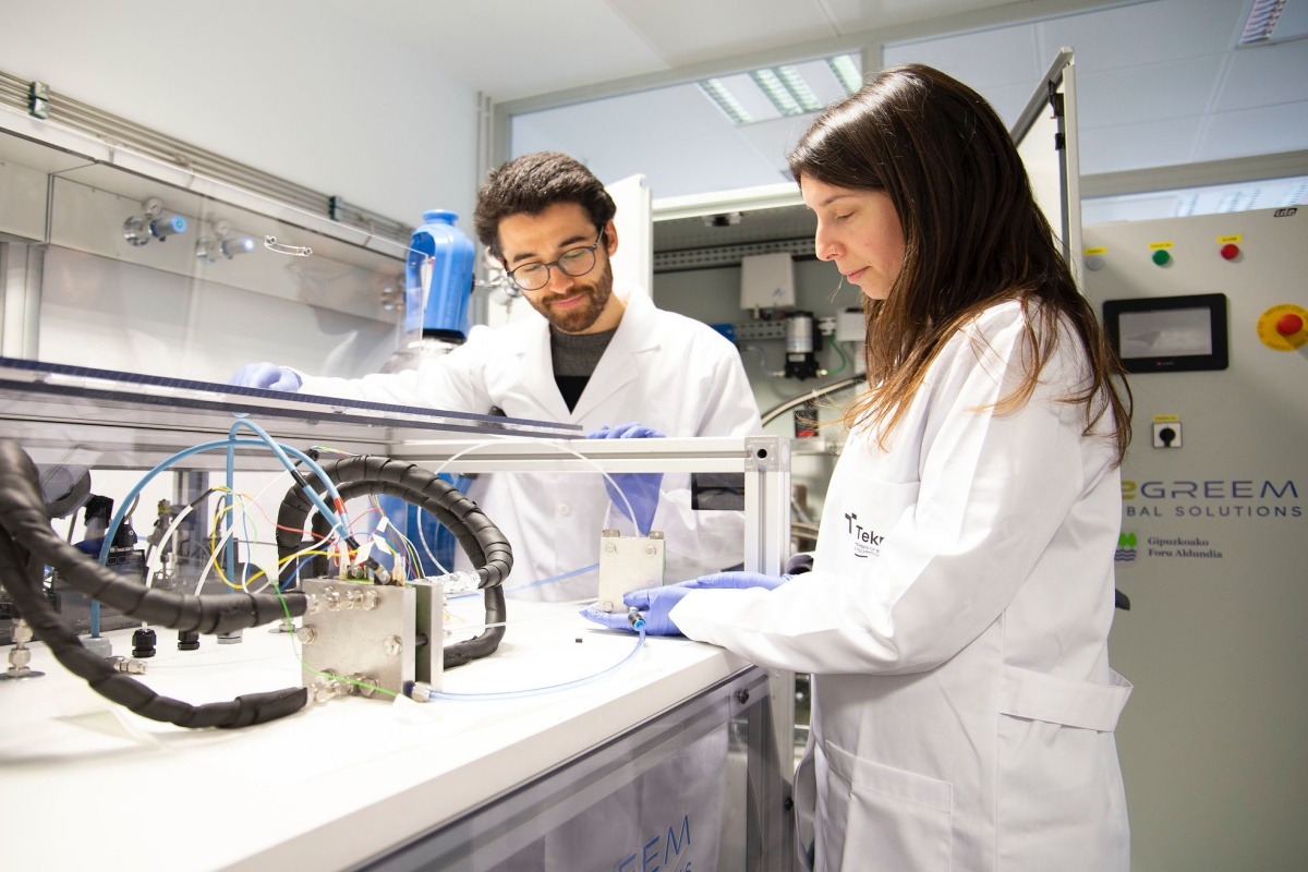 TEKNIKER quiere situar a España a la cabeza del hidrógeno verde y de la producción de energía eólica marina