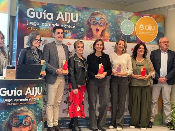 El 76% de estudiantes de Primaria se sienten más creativos cuando juegan sin pantallas, según un estudio de AIJU (REDIT)