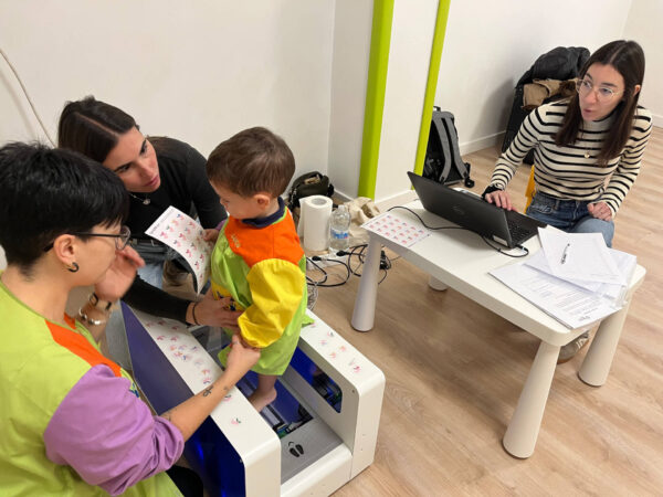 El Centro Tecnológico INESCOP (REDIT) digitaliza 500 pies infantiles para dar una base científica al calzado respetuoso