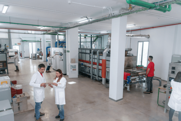 ITC -REDIT- desarrolla materiales biocompatibles, transfiere conocimiento y tecnologías al sector salud y participa en CEVISAMA 2025