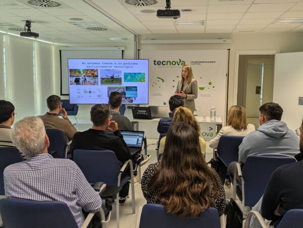 Tecnova acerca la innovación tecnológica a la agroindustria con Virtual SmartGreen y celebra un encuentro estratégico con Intelisen