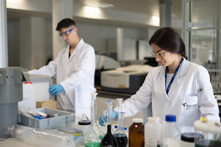 TEKNIKER desarrolla soluciones de Quantum Machine Learning y presenta innovaciones tecnológicas en el European Coatings Show 2025