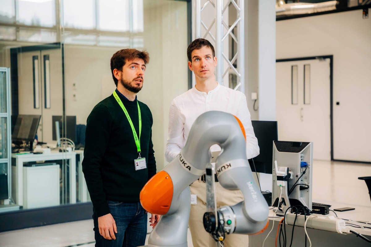 IKERLAN y Aldakin lideran el futuro de la robótica colaborativa móvil y multiplataforma mediante el proyecto SIAM