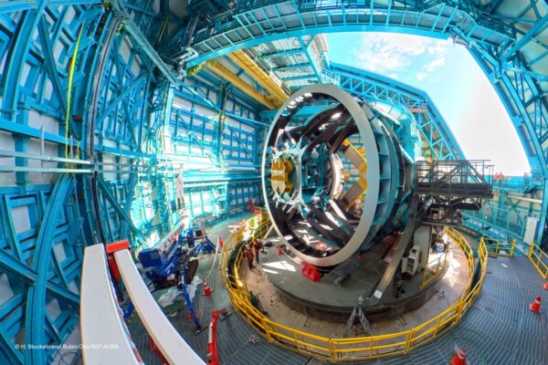 TEKNIKER participa en la puesta a punto de un telescopio y presenta nuevas tecnologías láser para fabricación avanzada