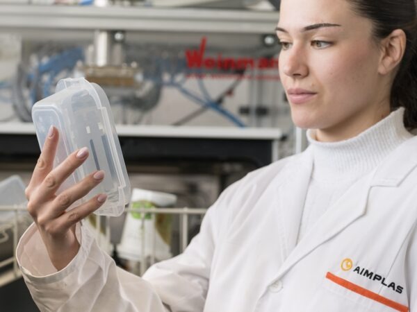 AIMPLAS lanza una guía con recomendaciones para un uso seguro de envases reutilizables en verano