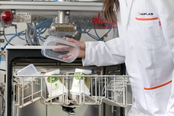 AIMPLAS lanza una guía con recomendaciones para un uso seguro de envases reutilizables en verano