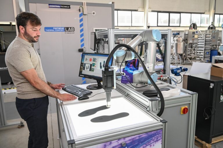 El proyecto PLASRECO -INESCOP y AIMPLAS- impulsa una alternativa sostenible a los recubrimientos con PFAS