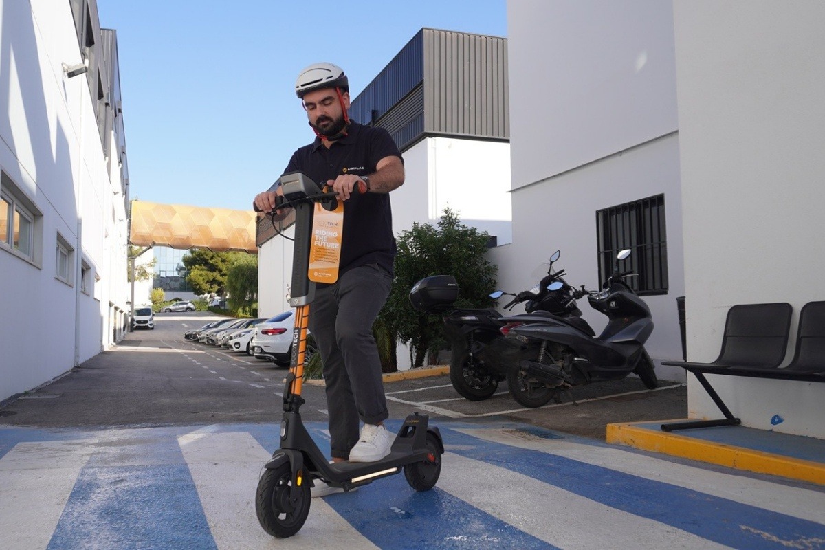 AIMPLAS lidera el proyecto MAT3D-XL, amplía su reconocimiento como certificador y presenta el patinete Scootech