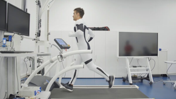 EURECAT crea una equipación deportiva que funciona como una “segunda piel”, busca la neutralidad climática y organiza el AI Congress