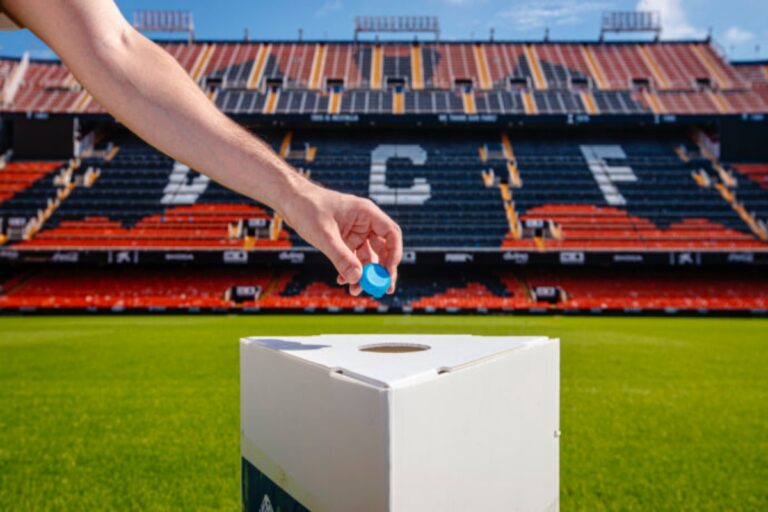 AIMPLAS coordina los proyectos MICROFAGO y SOLRESS y forma parte de la campaña “Tapones por el deporte”