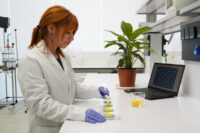 Las mujeres ya representan casi el 50% del talento investigador en los Centros Tecnológicos de REDIT